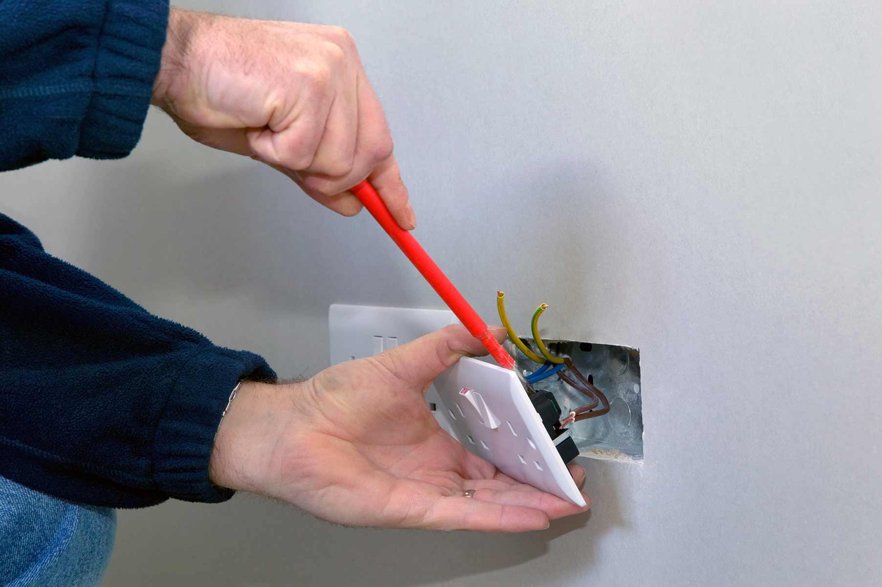 Our electricians can install plug sockets for domestic and commercial proeprties in Ross On Wye and the local area. 